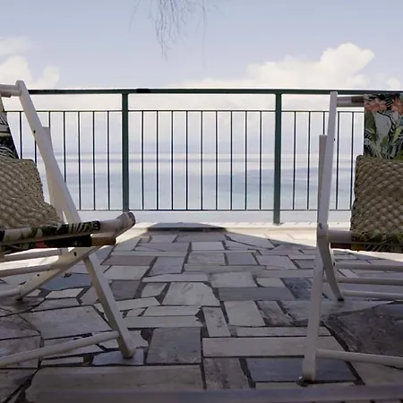 Paul Seafront House * Mesongí