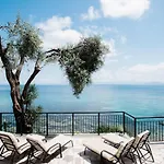 Paul Seafront House Dom wakacyjny Mesongí