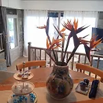 Dom wakacyjny Paul Seafront House Mesongí