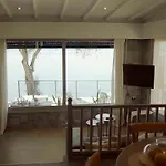 Paul Seafront House Dom wakacyjny Mesongí