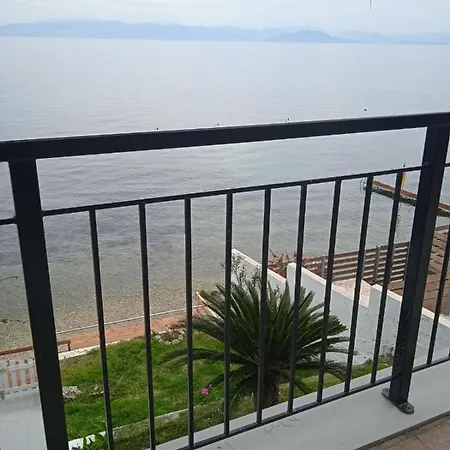 Tatil Evi Paul Seafront House Mesongí