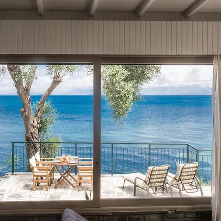 Paul Seafront House Holiday home Mesongi