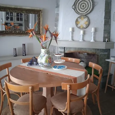 Paul Seafront House בית נופש *