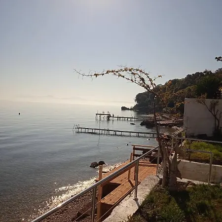 Holiday home Paul Seafront House Mesongi