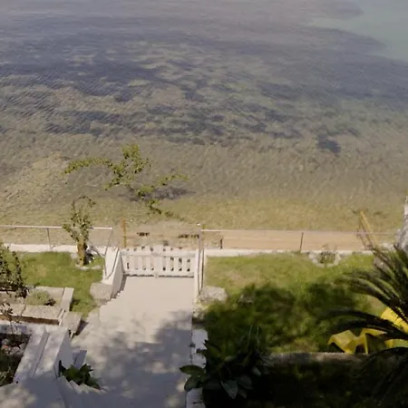 בית נופש Paul Seafront House