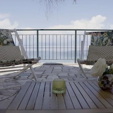 Paul Seafront House *