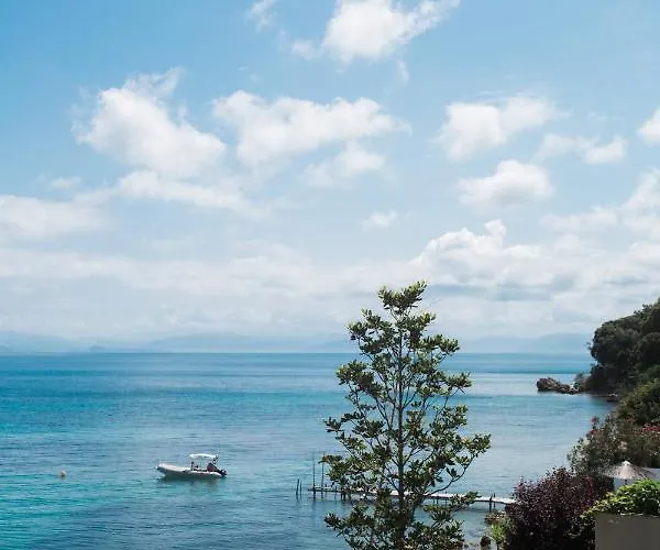بيت للعطل Paul Seafront House Mesongí