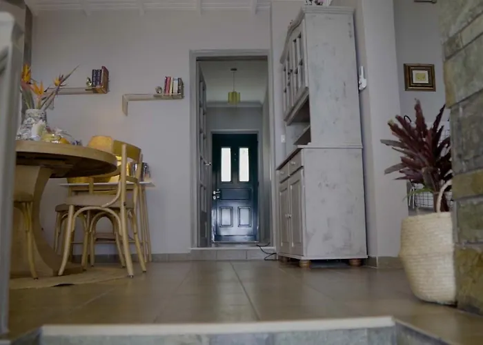 بيت للعطل Paul Seafront House *