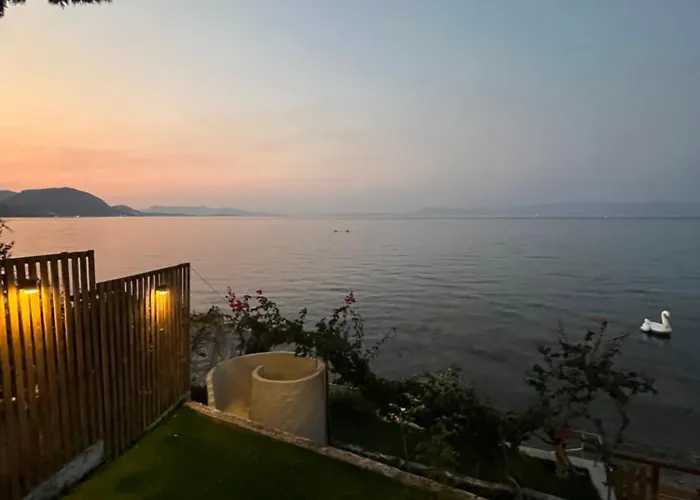 Paul Seafront House بيت للعطل Mesongí