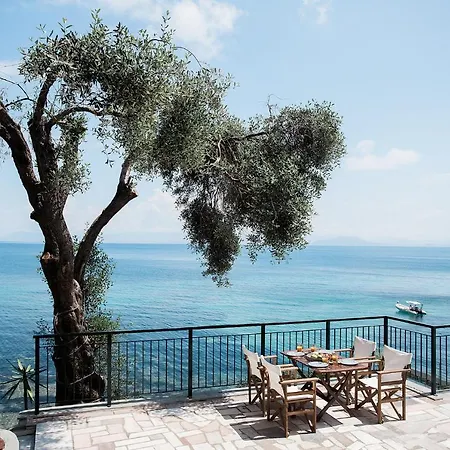 Ferienhaus Paul Seafront House Mesongí