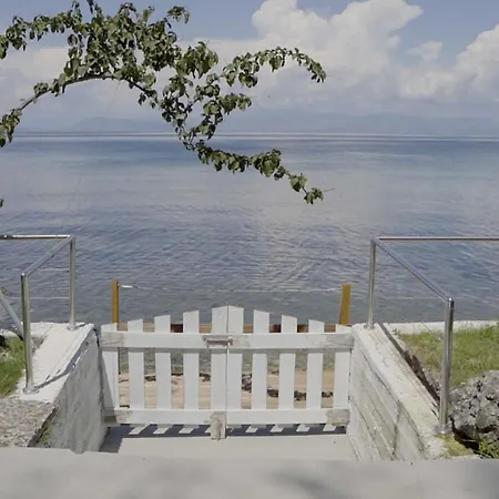 Paul Seafront House بيت للعطل Mesongí