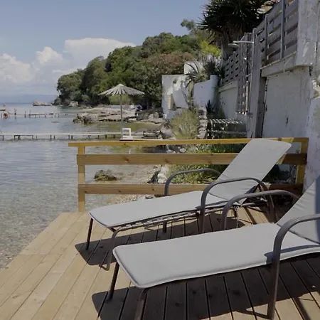 Ferienhaus Paul Seafront House Mesongí