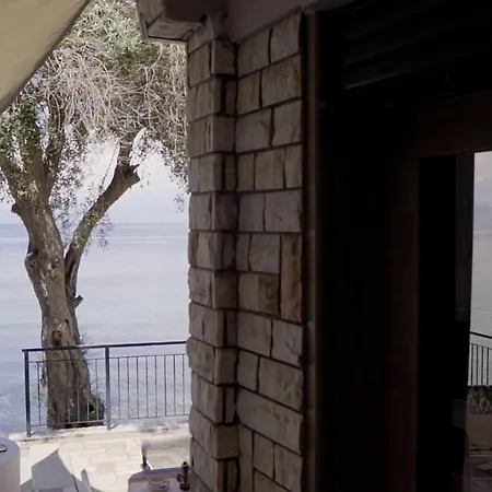 Paul Seafront House Ferienhaus